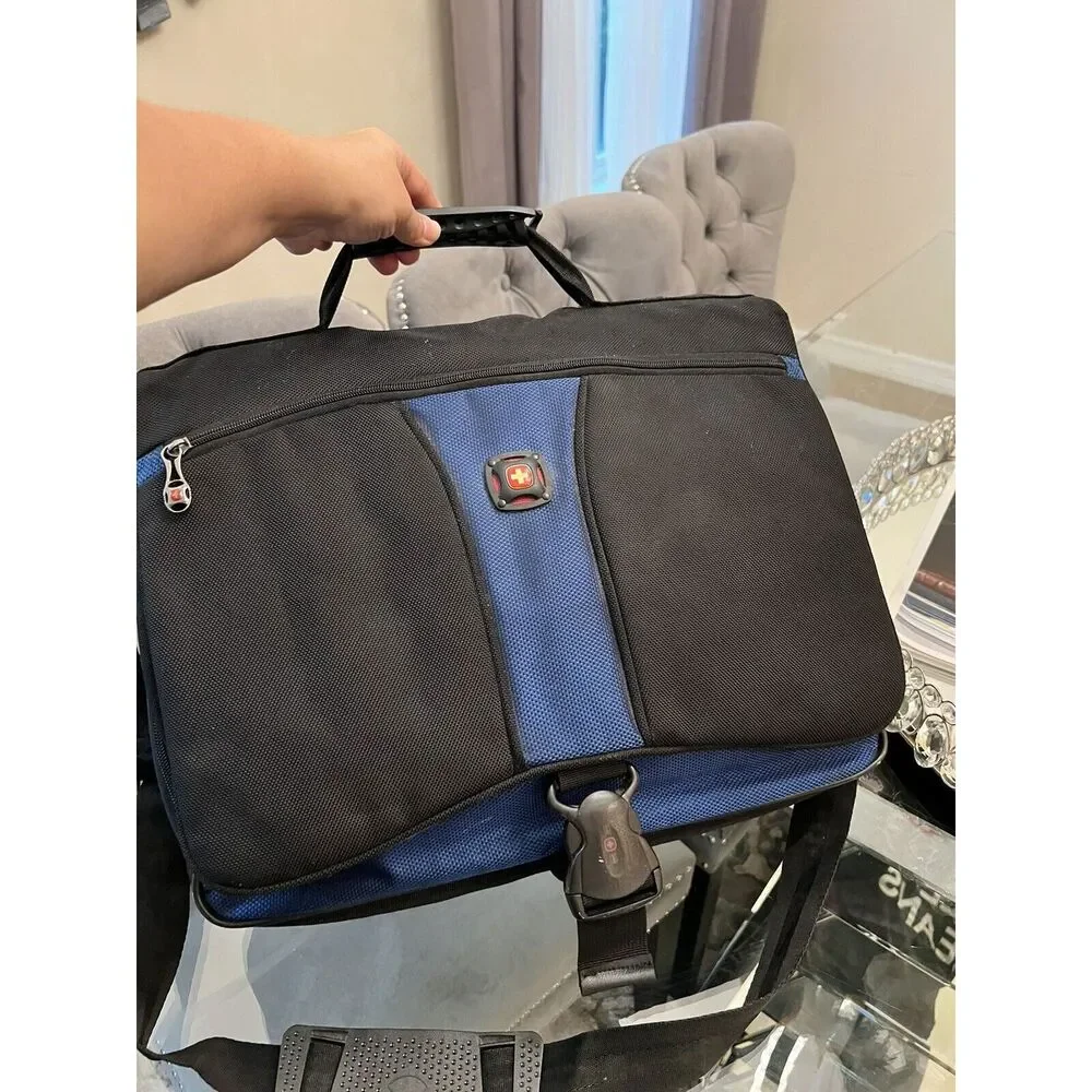 Wenger Swiss Gear Computer Laptop Tablet Carrying Black Briefcase Travel Bag 16